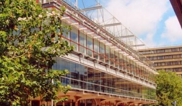 the_library-_university_of_bath_-_geograph.org.uk_-_795438-OCKT1t9CEg1XsfbX